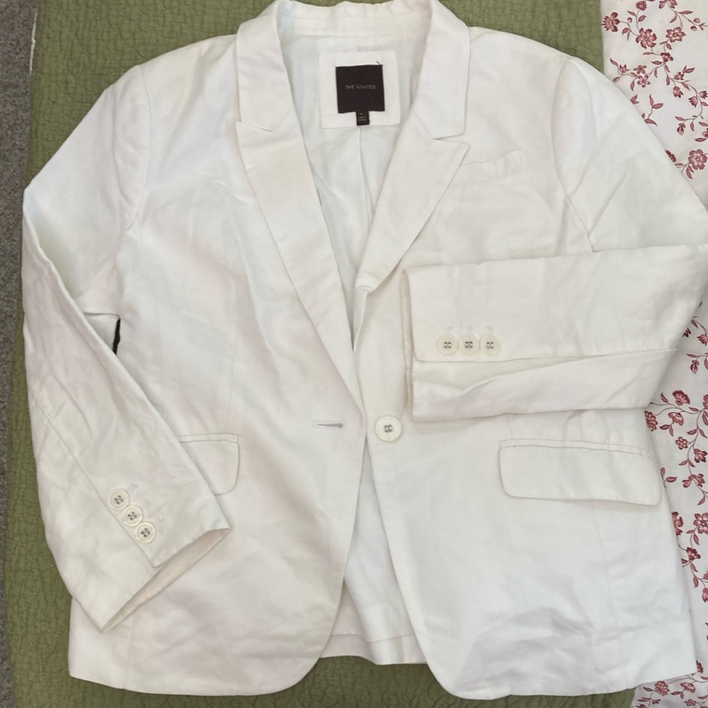 The Limited - white body 55% linen, 45% cotton and lining 100% polyester blazer